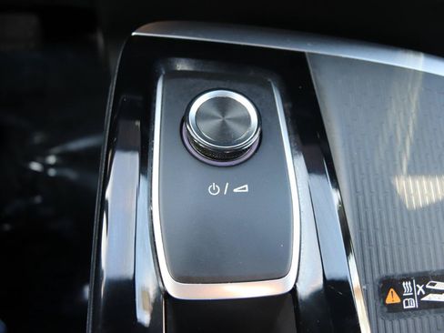 Used 2025 Buick Enclave Preferred AWD/4WD image 45
