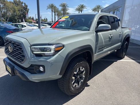 Certified 2023 Toyota Tacoma TRD Off-Road w/ Black Out Package (TMS) AWD/4WD image 14