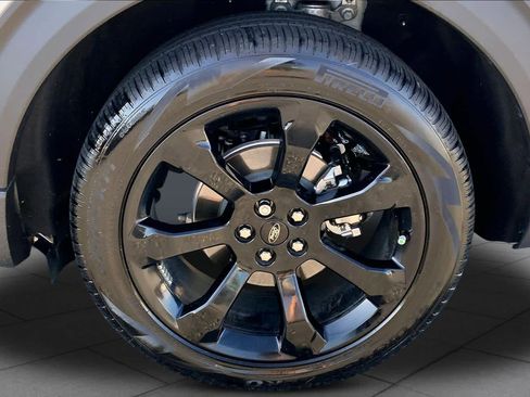 Used 2024 Ford Explorer ST-Line w/ Class IV Trailer Tow Package image 10