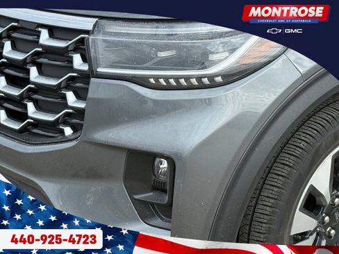 Used 2025 Ford Explorer Platinum w/ LUX Leather Package AWD/4WD image 18