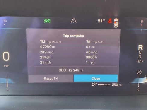 Certified 2024 Volvo XC90 B6 Plus image 32