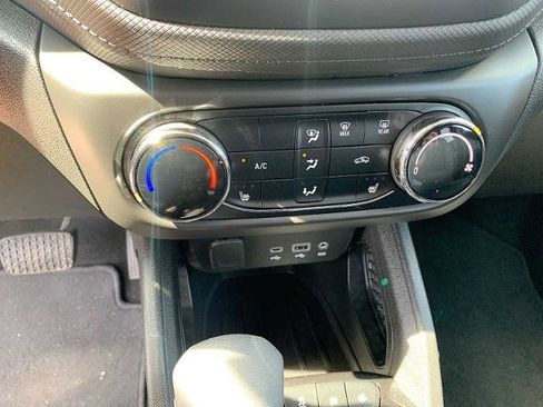 Certified 2023 Chevrolet TrailBlazer LT FWD image 17