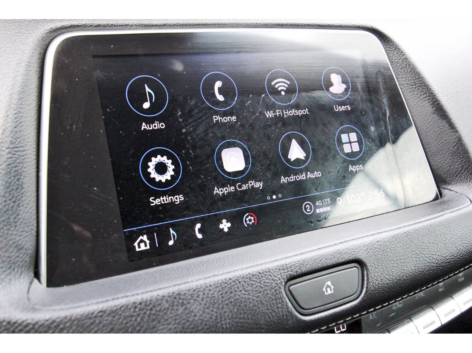 Used 2022 Cadillac XT4 Premium Luxury w/ Enhanced Visibility Package FWD image 27