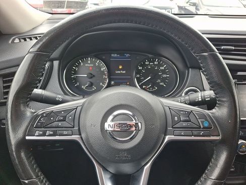 Used 2019 Nissan Rogue SV w/ Premium Package image 19