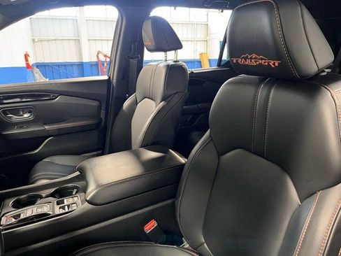Used 2025 Honda Pilot TrailSport image 22