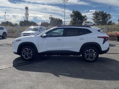 New 2026 Chevrolet Trax LT FWD image 5