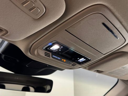 Used 2024 Lincoln Aviator AWD image 19