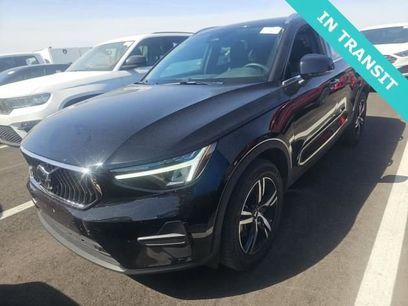 Used 2025 Volvo XC40 B5 Core