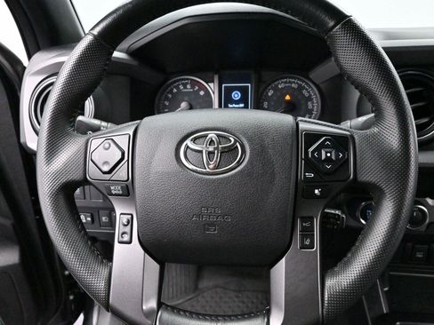 Used 2021 Toyota Tacoma TRD Off-Road image 15