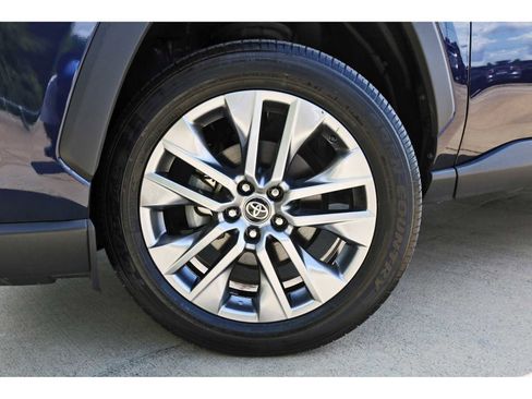 Used 2023 Toyota RAV4 XLE Premium FWD image 29
