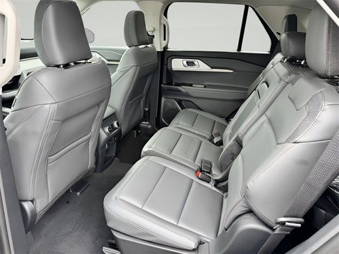 New 2025 Ford Explorer Active w/ Active Comfort Package image 33