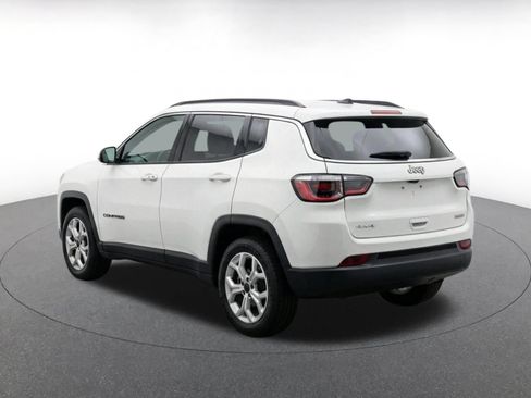 Used 2025 Jeep Compass Latitude AWD/4WD image 7
