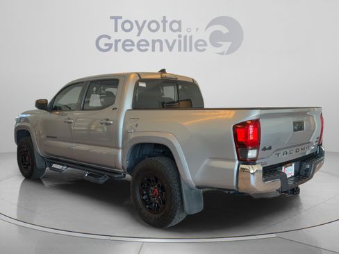 Used 2019 Toyota Tacoma SR5 AWD/4WD image 4