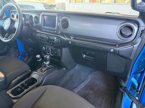 Used 2023 Jeep Wrangler Unlimited AWD/4WD image 37