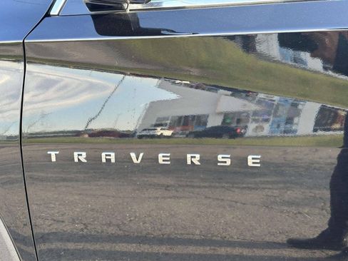 Used 2020 Chevrolet Traverse LT AWD/4WD image 43