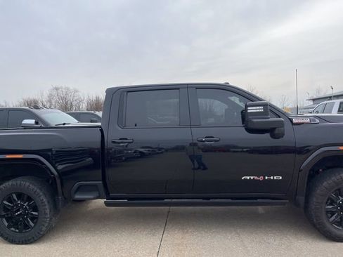 Used 2024 GMC Sierra 2500 AT4 w/ AT4 Premium Plus Package image 4