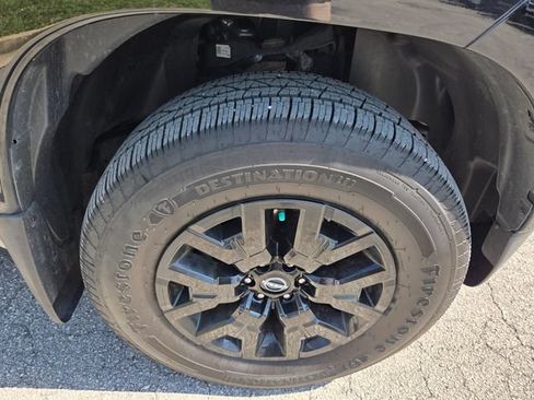 Used 2022 Nissan Frontier SV AWD/4WD image 9