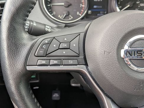 Used 2021 Nissan Rogue Sport SV FWD image 20