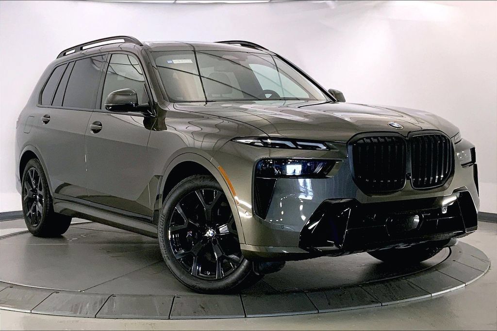 Used 2026 BMW X7 xDrive40i AWD/4WD image 1