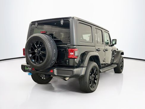 Used 2023 Jeep Wrangler Sahara AWD/4WD image 9