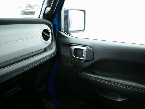 Used 2024 Jeep Wrangler Sahara image 23