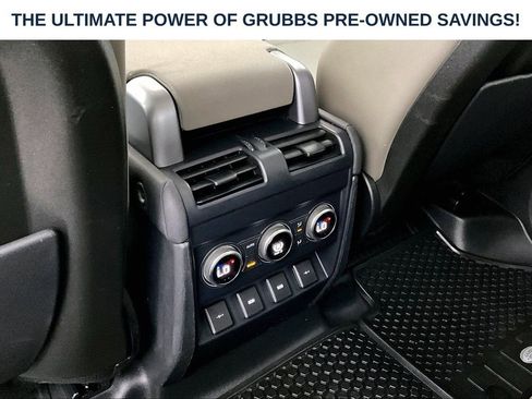 Used 2020 Land Rover Defender 110 HSE AWD/4WD image 32