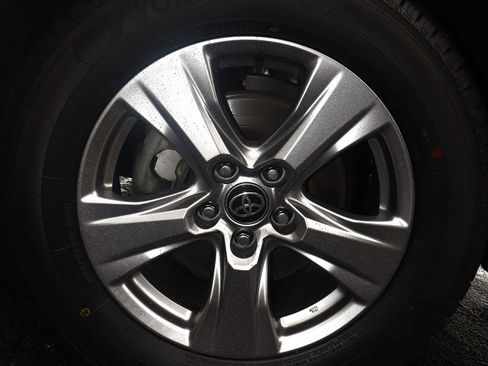 Used 2023 Toyota RAV4 XLE image 11