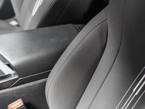 Used 2025 Hyundai Elantra Sport FWD image 19