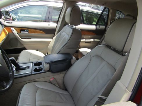 Used 2015 Lincoln MKX FWD w/ Equipment Group 101A image 9