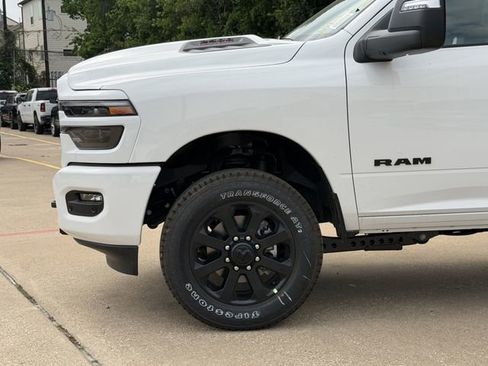 New 2026 RAM 2500 Laramie AWD/4WD image 9