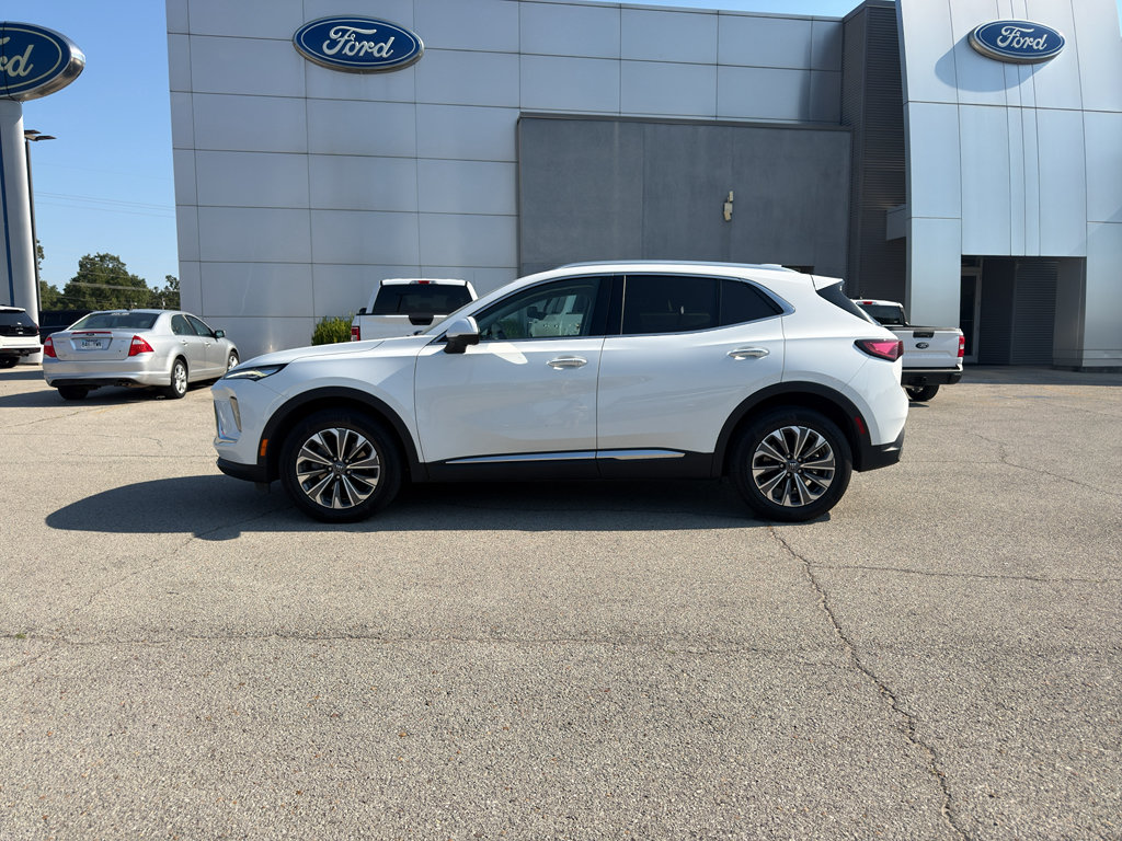 Used 2024 Buick Envision Preferred AWD/4WD image 2