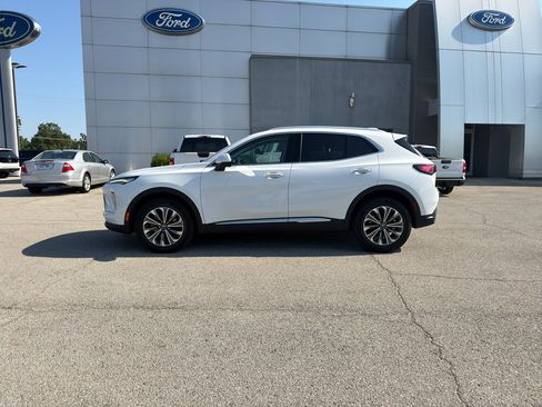 Used 2024 Buick Envision Preferred AWD/4WD image 2