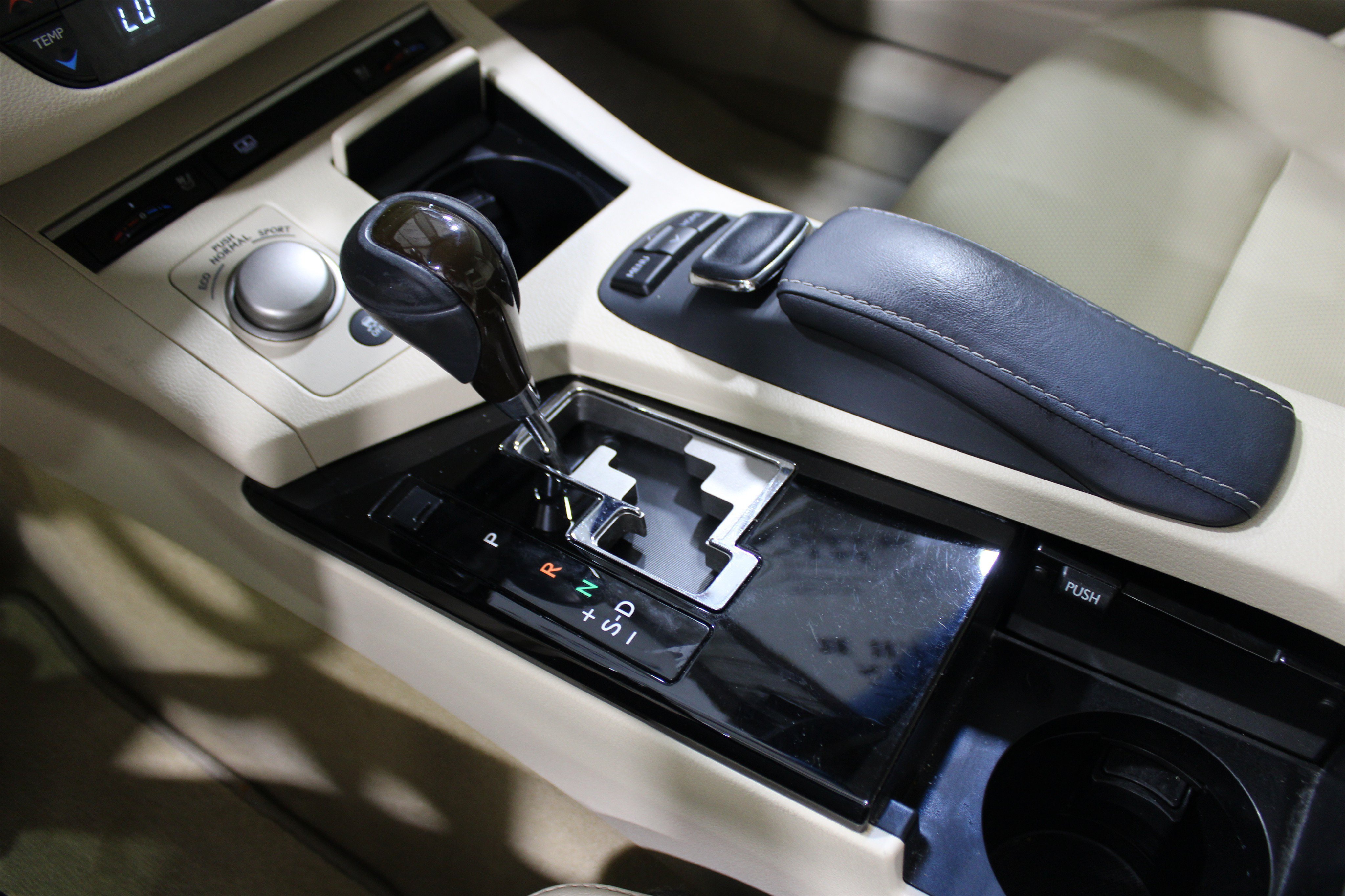 Used 2015 Lexus ES 350 w/ Luxury Package FWD image 26
