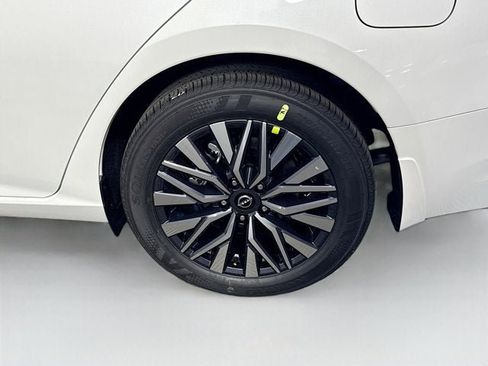 New 2026 Nissan Altima 2.5 SV FWD image 10