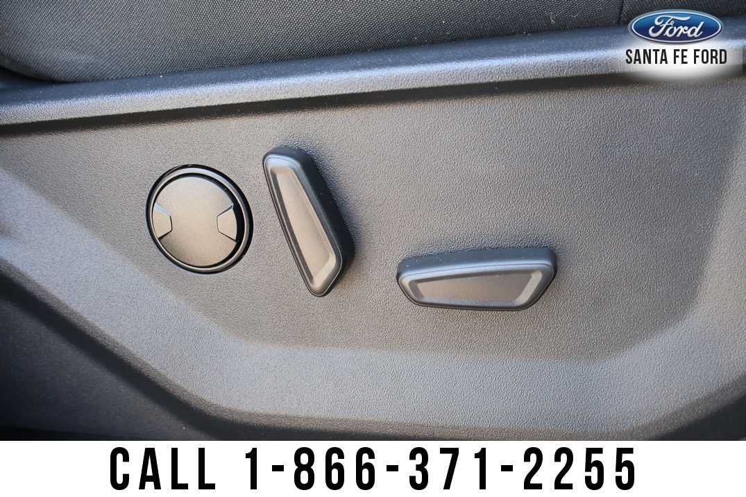 Used 2025 Ford Expedition Active RWD image 32
