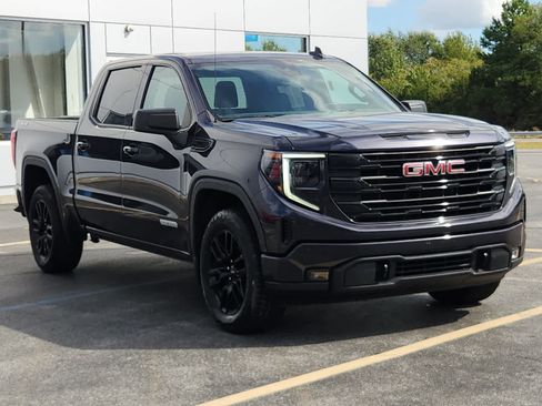 Used 2022 GMC Sierra 1500 Elevation image 2