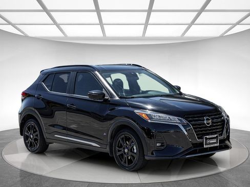 Used 2021 Nissan Kicks SR FWD image 5