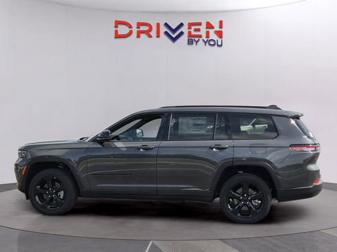 New 2025 Jeep Grand Cherokee L Altitude image 2