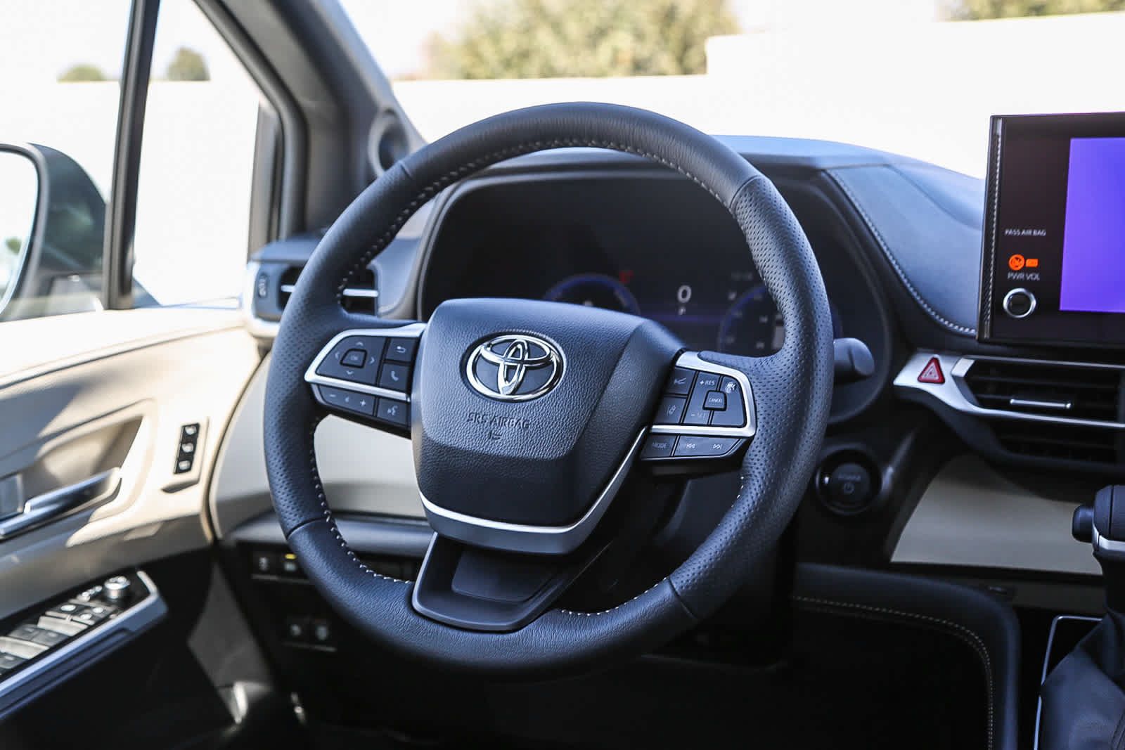 Used 2026 Toyota Sienna Platinum AWD/4WD image 16