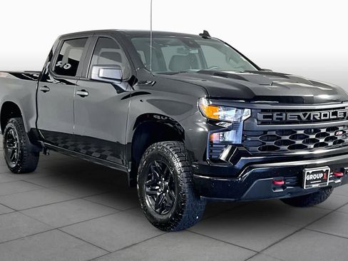 Used 2023 Chevrolet Silverado 1500 Custom Trail Boss w/ LPO, Dark Essentials Package AWD/4WD image 3
