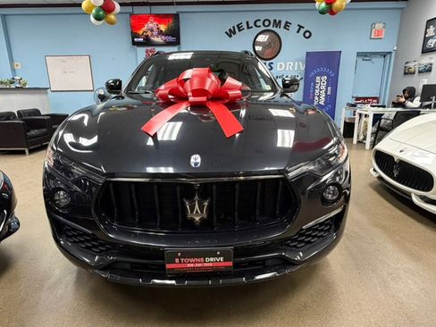 Used 2022 Maserati Levante GT AWD/4WD image 4