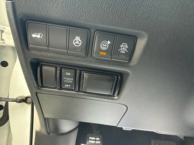 Used 2020 Nissan Armada Platinum RWD image 18