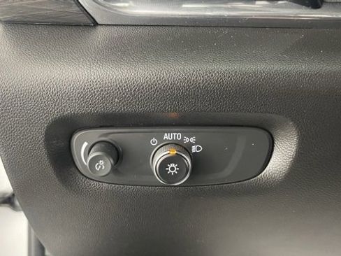 Used 2024 Chevrolet Traverse High Country image 36