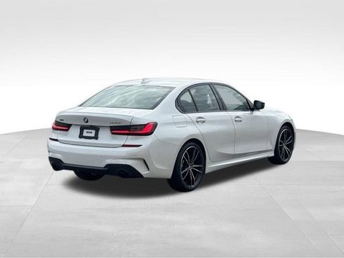 Certified 2022 BMW 330i xDrive Sedan w/ M Sport Package image 9