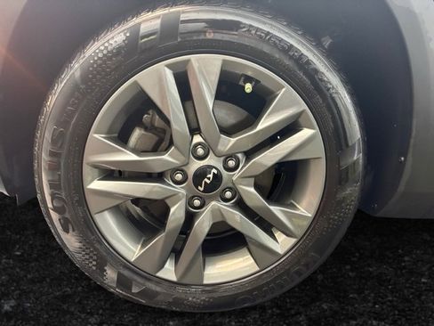 Used 2023 Kia Seltos LX image 10