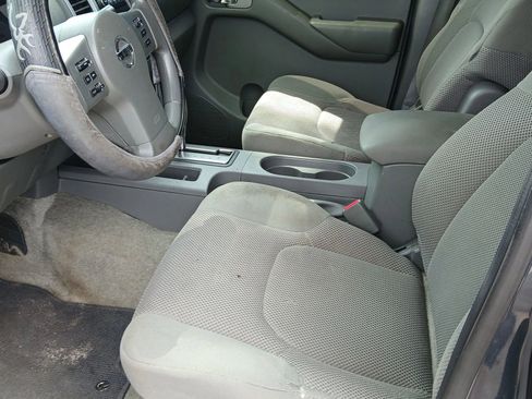 Used 2014 Nissan Frontier SV w/ SV Value Truck Package RWD image 11