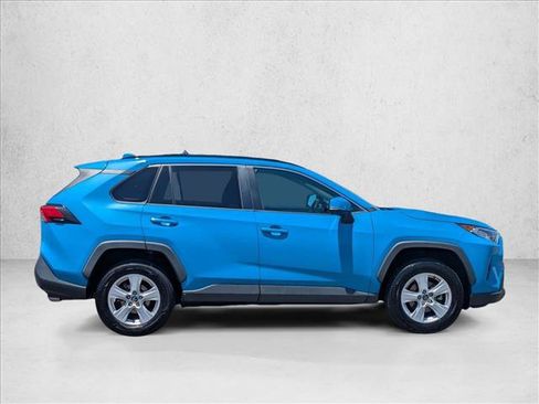 Used 2019 Toyota RAV4 XLE w/ Convenience Package FWD image 4