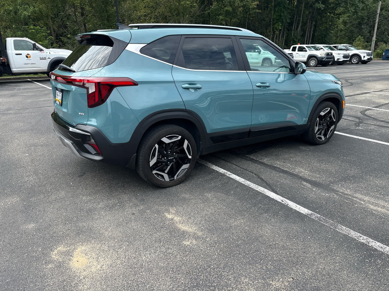 Used 2024 Kia Seltos SX w/ SX Sunroof Package AWD/4WD image 2