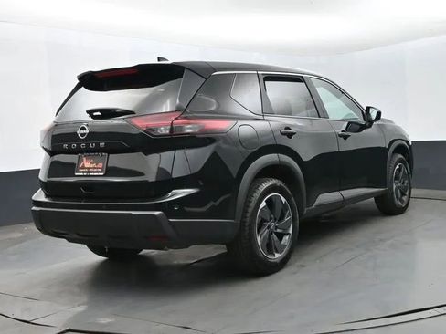 Used 2025 Nissan Rogue SV FWD image 8