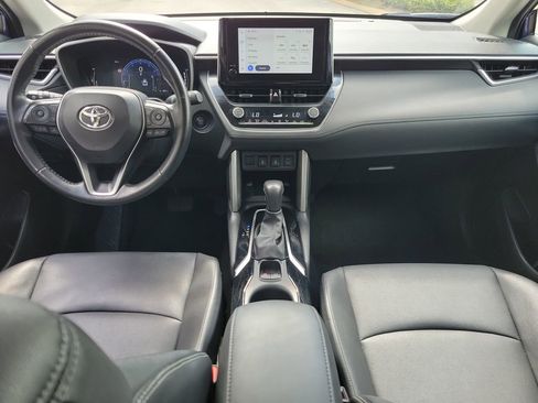 Used 2024 Toyota Corolla Cross XLE FWD image 12